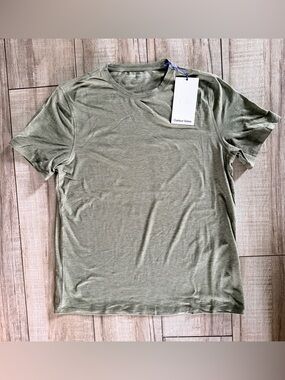 Outdoor Voices CloudKnit Tee - Men’s Medium - Deep Lichen Green NWT